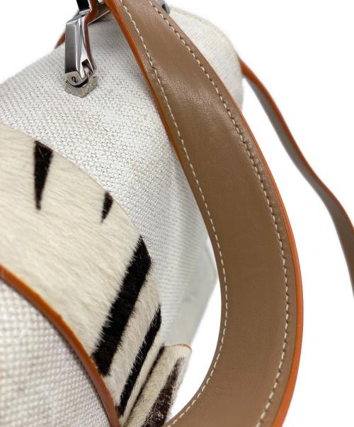 MIU MIU（ミュウミュウ）MIU MIU (ミュウミュウ) マドラス ハラココンビ2WAYバッグ ホワイト×ベージュの古着・服飾アイテム