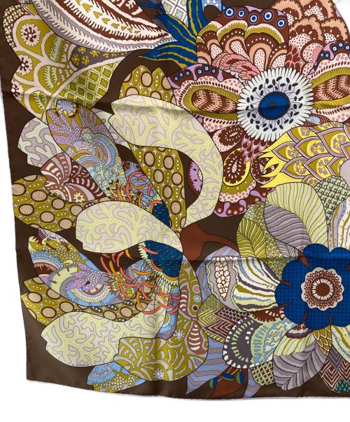 HERMES（エルメス）HERMES (エルメス) カレ90 FLEURS DINDIENNES「インドの花」 ブラウン×イエローの古着・服飾アイテム