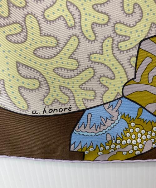 HERMES（エルメス）HERMES (エルメス) カレ90 FLEURS DINDIENNES「インドの花」 ブラウン×イエローの古着・服飾アイテム