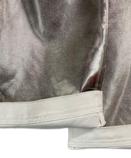THROW by SLY（スロウバイスライ）THROW by SLY (スロウバイスライ) SHINY FRONT SLIT COLUMN SK-E/O シルバーの古着・服飾アイテム