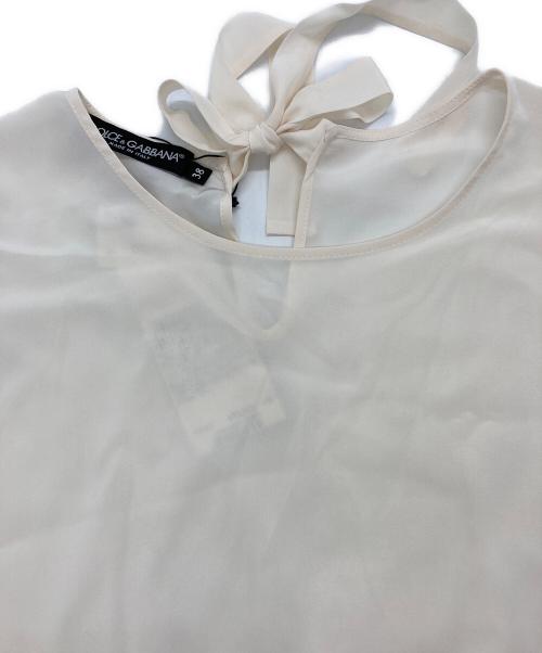 DOLCE & GABBANA（ドルチェ＆ガッバーナ）DOLCE & GABBANA (ドルチェ＆ガッバーナ) シルク半袖ブラウス ホワイト サイズ:38 未使用品の古着・服飾アイテム