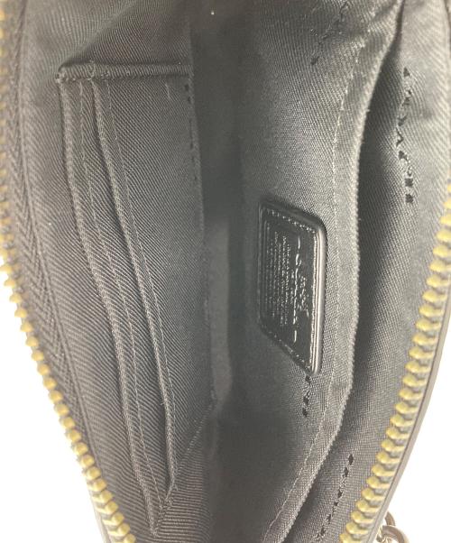 COACH（コーチ）COACH (コーチ) スタッズミニハンドポーチ ブラックの古着・服飾アイテム