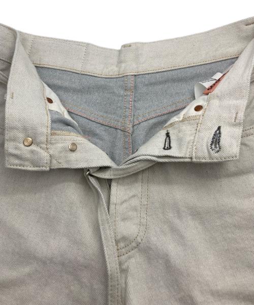 Acne studios（アクネ ストゥディオス）Acne studios (アクネ ストゥディオス) 1991 TOJ POLAR ベルテッドデニムパンツ アイボリー サイズ:32の古着・服飾アイテム