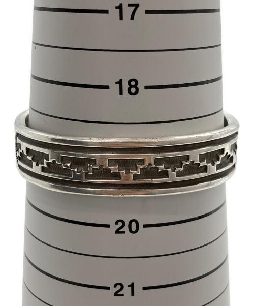 INDIAN JEWELRY（インディアンジュエリー）INDIAN JEWELRY (インディアンジュエリー) スタンプワークバングルの古着・服飾アイテム