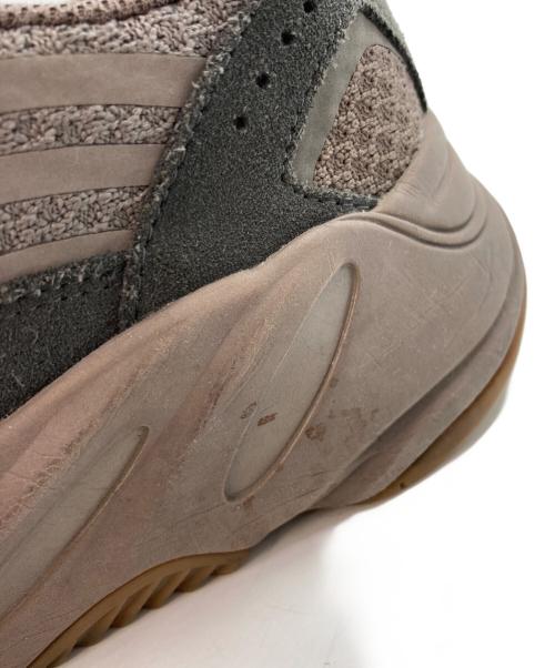 adidas（アディダス）adidas (アディダス) YEEZY Boost 700V2 ブラウン サイズ:26.5の古着・服飾アイテム