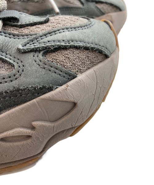 adidas（アディダス）adidas (アディダス) YEEZY Boost 700V2 ブラウン サイズ:26.5の古着・服飾アイテム