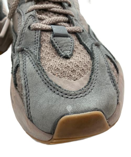 adidas（アディダス）adidas (アディダス) YEEZY Boost 700V2 ブラウン サイズ:26.5の古着・服飾アイテム