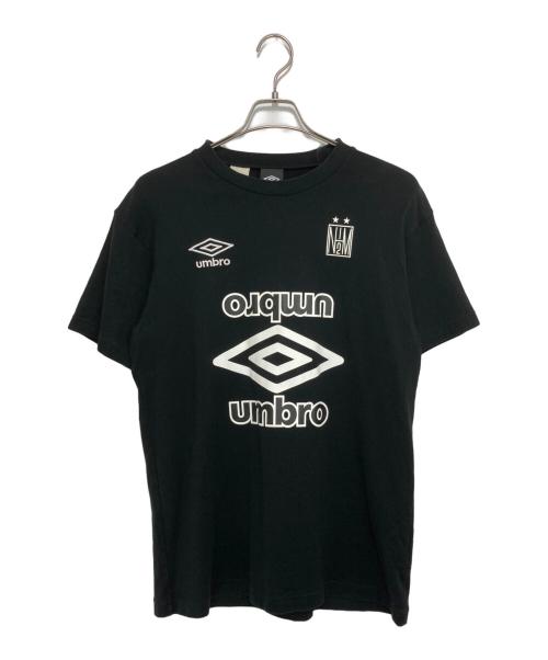 UMBRO（アンブロ）UMBRO (アンブロ) N.HOOLYWOOD (エヌ ハリウッド) ロゴプリントTシャツ ブラック サイズ:Mの古着・服飾アイテム