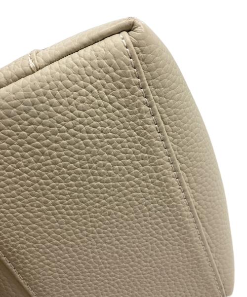 VASIC（ヴァジック）VASIC (ヴァジック) BOND MINI ハンドバッグ アイボリーの古着・服飾アイテム