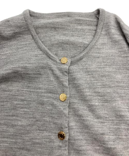 MUSE de Deuxieme Classe（ミューズ ドゥーズィエム クラス）MUSE de Deuxieme Classe (ミューズ ドゥーズィエム クラス) FF30 クルーネック カーディガン グレー サイズ: Freeの古着・服飾アイテム