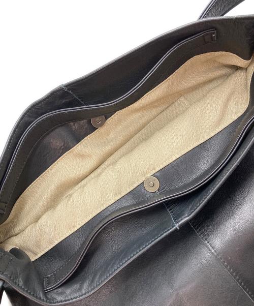 kurashi&trips publishing（クラシアンドトリップス パブリッシング）kurashi&trips publishing (クラシアンドトリップス パブリッシング) 撥水レザーの2WAYトートバッグ ブラックの古着・服飾アイテム