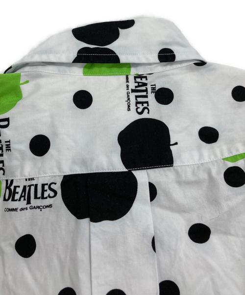 COMME des GARCONS（コムデギャルソン）COMME des GARCONS (コムデギャルソン) THE BEATLES (ビートルズ) コラボプリントS/Sシャツ ホワイト サイズ:Mの古着・服飾アイテム