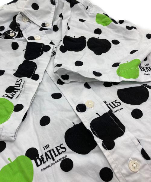 COMME des GARCONS（コムデギャルソン）COMME des GARCONS (コムデギャルソン) THE BEATLES (ビートルズ) コラボプリントS/Sシャツ ホワイト サイズ:Mの古着・服飾アイテム