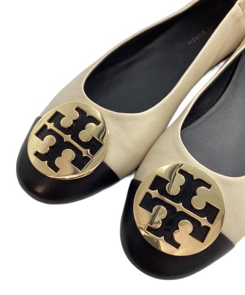 TORY BURCH（トリーバーチ）TORY BURCH (トリーバーチ) クレア キャップトゥ バレエ ベージュ サイズ:7.5の古着・服飾アイテム