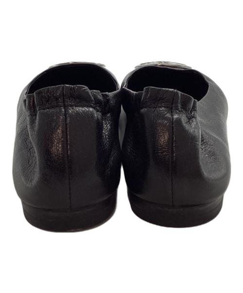 TORY BURCH（トリーバーチ）TORY BURCH (トリーバーチ) クレア キャップトゥ バレエ ブラック サイズ:7.5の古着・服飾アイテム