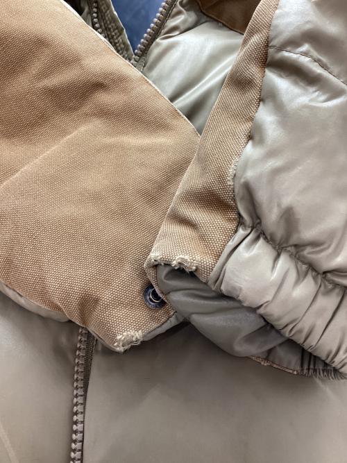 CarHartt（カーハート）CarHartt (カーハート) sofiletaダウンジャケット ベージュ サイズ:Sの古着・服飾アイテム