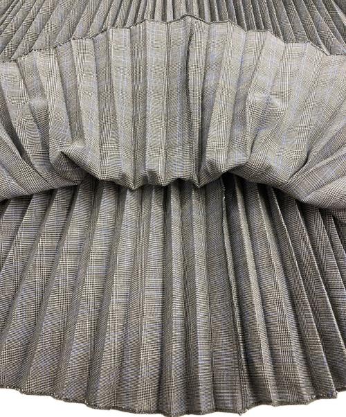 PRADA（プラダ）PRADA (プラダ) ウエストロゴプリーツスカート グレー サイズ:40の古着・服飾アイテム