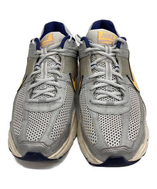 NIKE（ナイキ）NIKE (ナイキ) ZOOM VOMERO 5 グレー サイズ:27.5の古着・服飾アイテム