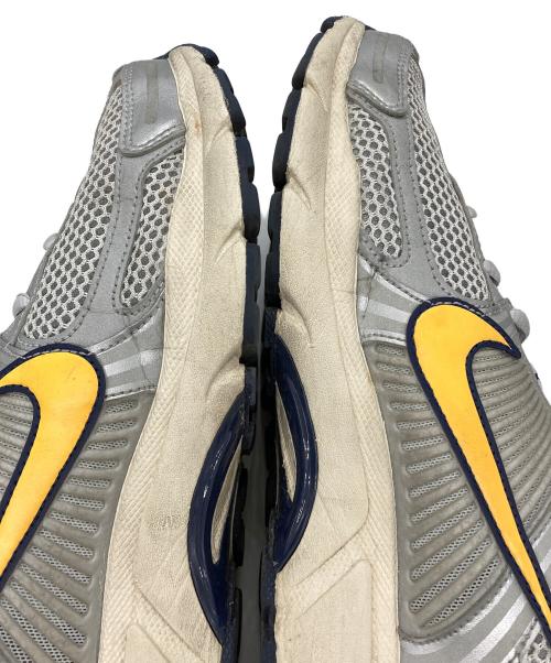 NIKE（ナイキ）NIKE (ナイキ) ZOOM VOMERO 5 グレー サイズ:27.5の古着・服飾アイテム