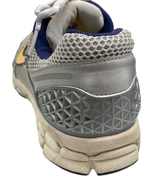 NIKE（ナイキ）NIKE (ナイキ) ZOOM VOMERO 5 グレー サイズ:27.5の古着・服飾アイテム