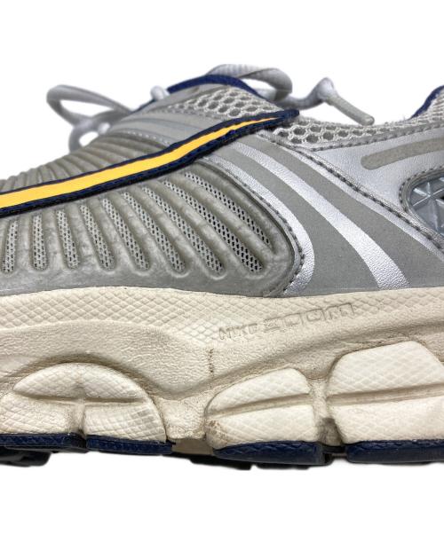 NIKE（ナイキ）NIKE (ナイキ) ZOOM VOMERO 5 グレー サイズ:27.5の古着・服飾アイテム