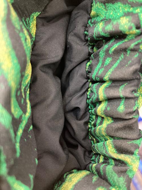 SUPREME（シュプリーム）SUPREME (シュプリーム) H.R. Giger Jacquard Down Puffer Jacket グリーン サイズ:Lの古着・服飾アイテム