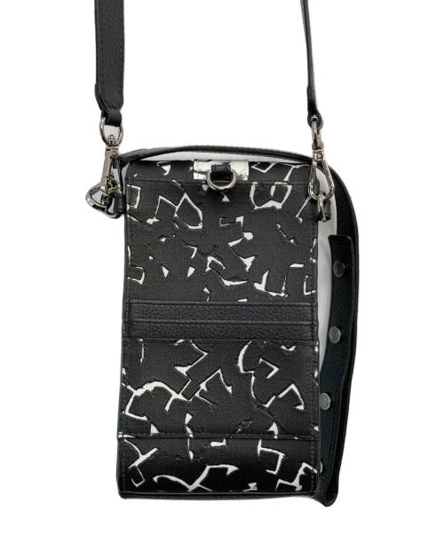 JIMMY CHOO（ジミーチュウ）JIMMY CHOO (ジミーチュウ) eric haze (エリック・ヘイズ) Poggy (ポギー) コラボショルダーバッグ ブラック×ホワイトの古着・服飾アイテム