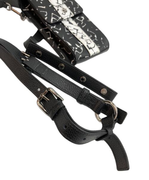 JIMMY CHOO（ジミーチュウ）JIMMY CHOO (ジミーチュウ) eric haze (エリック・ヘイズ) Poggy (ポギー) コラボショルダーバッグ ブラック×ホワイトの古着・服飾アイテム