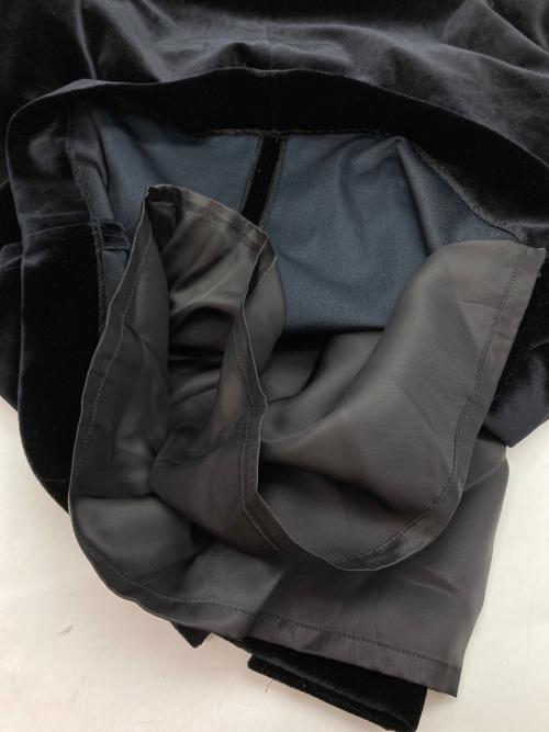 CABAN（キャバン）CABAN (キャバン) ベロアVネックスリーブレスワンピース ブラック サイズ:Fの古着・服飾アイテム