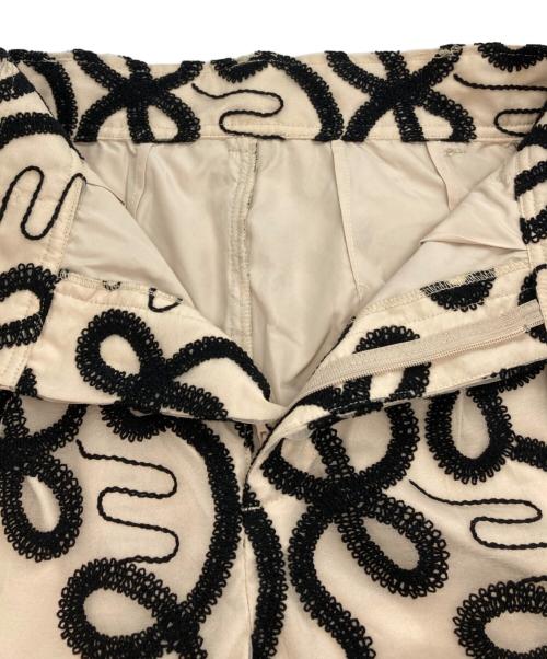 MAISON SPECIAL（メゾンスペシャル）MAISON SPECIAL (メゾンスペシャル) エンブロイダリーレースパンツ ベージュ サイズ:36の古着・服飾アイテム