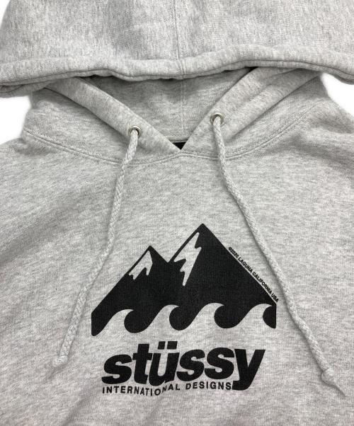 stussy（ステューシー）stussy (ステューシー) プリントパーカー グレー サイズ:Mの古着・服飾アイテム