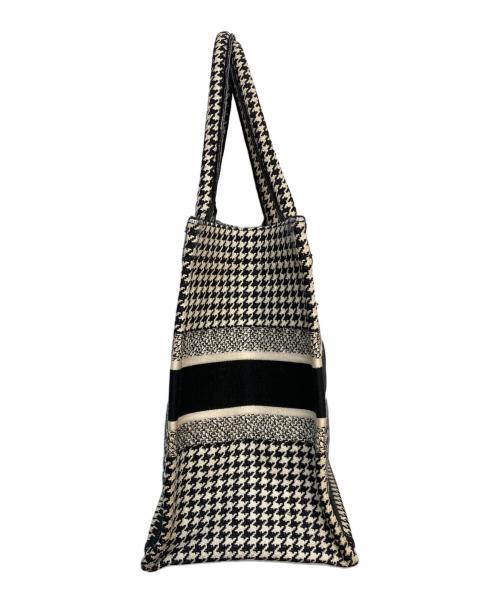 Christian Dior（クリスチャン ディオール）Christian Dior (クリスチャン ディオール) ブックトート ミディアム ホワイト×ブラックの古着・服飾アイテム