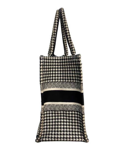 Christian Dior（クリスチャン ディオール）Christian Dior (クリスチャン ディオール) ブックトート ミディアム ホワイト×ブラックの古着・服飾アイテム