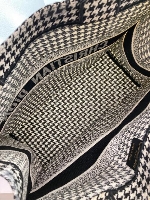 Christian Dior（クリスチャン ディオール）Christian Dior (クリスチャン ディオール) ブックトート ミディアム ホワイト×ブラックの古着・服飾アイテム