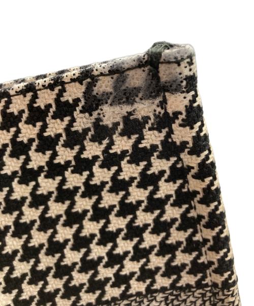 Christian Dior（クリスチャン ディオール）Christian Dior (クリスチャン ディオール) ブックトート ミディアム ホワイト×ブラックの古着・服飾アイテム