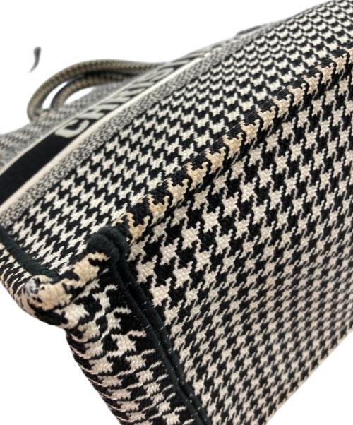 Christian Dior（クリスチャン ディオール）Christian Dior (クリスチャン ディオール) ブックトート ミディアム ホワイト×ブラックの古着・服飾アイテム