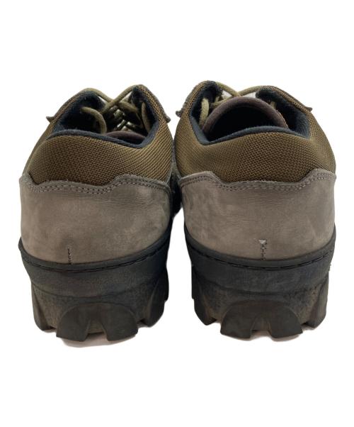 TOMORROW LAND（トゥモローランド）TOMORROW LAND (トゥモローランド) PEPRODUCTION OF FOUND BRITISH MILITARY TRAINER カーキ サイズ:43の古着・服飾アイテム