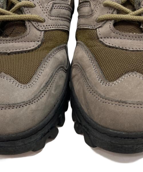 TOMORROW LAND（トゥモローランド）TOMORROW LAND (トゥモローランド) PEPRODUCTION OF FOUND BRITISH MILITARY TRAINER カーキ サイズ:43の古着・服飾アイテム