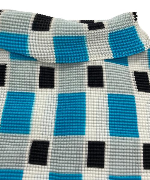 ISSEY MIYAKE PLEATS (T.)（イッセイミヤケ プリーツ）ISSEY MIYAKE PLEATS (T.) (イッセイミヤケ プリーツ) 総柄プリーツカットソー ブルー×ホワイト サイズ:3の古着・服飾アイテム