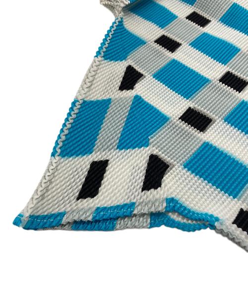 ISSEY MIYAKE PLEATS (T.)（イッセイミヤケ プリーツ）ISSEY MIYAKE PLEATS (T.) (イッセイミヤケ プリーツ) 総柄プリーツカットソー ブルー×ホワイト サイズ:3の古着・服飾アイテム