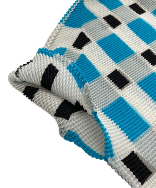 ISSEY MIYAKE PLEATS (T.)（イッセイミヤケ プリーツ）ISSEY MIYAKE PLEATS (T.) (イッセイミヤケ プリーツ) 総柄プリーツカットソー ブルー×ホワイト サイズ:3の古着・服飾アイテム