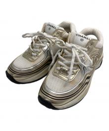 CHANEL（シャネル）の古着「ココマーク ローカットスニーカー」｜ホワイト×シルバー×ゴールド