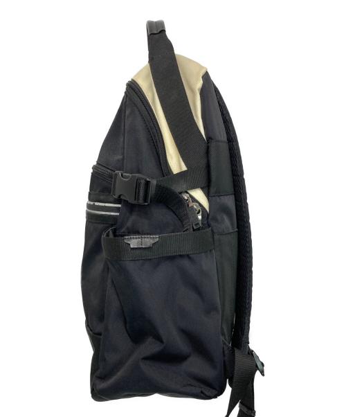 TUMI（トゥミ）TUMI (トゥミ) ナイロンリュック ブラック×アイボリーの古着・服飾アイテム
