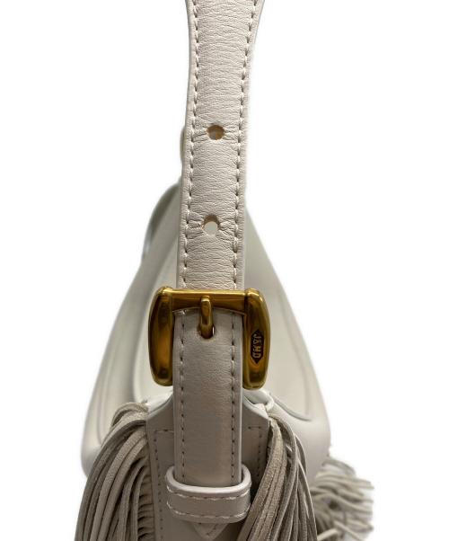 J&M DAVIDSON（ジェイ＆エム デヴィッドソン）J&M DAVIDSON (ジェイ＆エム デヴィッドソン) FIESTAワンショルダーバッグ ホワイトの古着・服飾アイテム