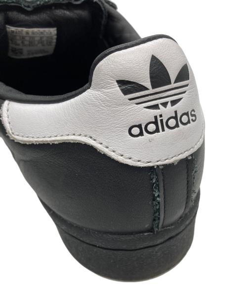 adidas（アディダス）adidas (アディダス) SUPERSTAR LACELESS ブラック サイズ:US6　1/2の古着・服飾アイテム