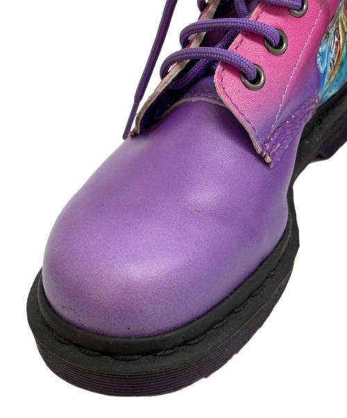 Dr.Martens（ドクターマーチン）Dr.Martens (ドクターマーチン) JOYDIVISION NEWORDER (ジョイ・ディヴィジョン ニューオーダー) 8ホールブーツ パープル×ピンク サイズ:EU 38/UK 5/US L 7の古着・服飾アイテム