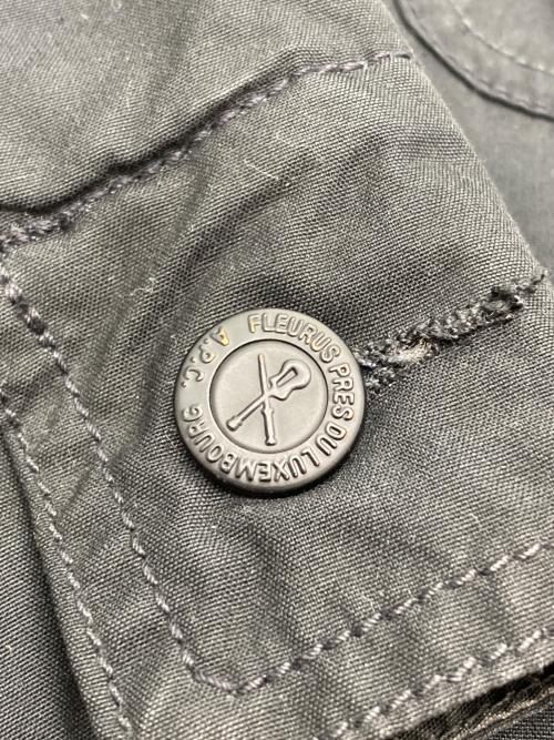 A.P.C.（アーペーセー）A.P.C. (アーペーセー) CarHartt (カーハート) GABRIELLE COAT ブラック×レッド サイズ:Ｍの古着・服飾アイテム