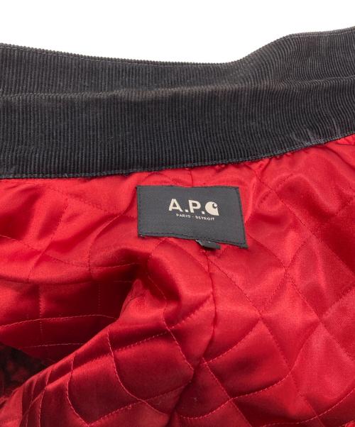 A.P.C.（アーペーセー）A.P.C. (アーペーセー) CarHartt (カーハート) GABRIELLE COAT ブラック×レッド サイズ:Ｍの古着・服飾アイテム