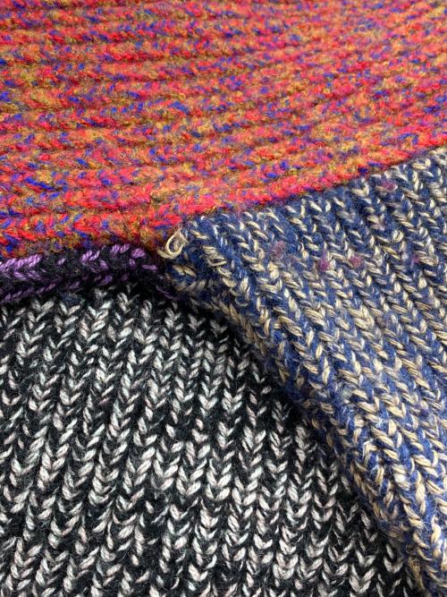 WASTE YARN PROJECT（ウエストヤーンプロジェクト）WASTE YARN PROJECT (ウエストヤーンプロジェクト) カシミヤモヘヤ混クルーネックニット レッド×ネイビー×パープル サイズ:Lの古着・服飾アイテム