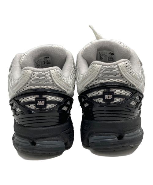 NEW BALANCE（ニューバランス）NEW BALANCE (ニューバランス) コラボローカットスニーカー ホワイト×ブラック サイズ:US8の古着・服飾アイテム